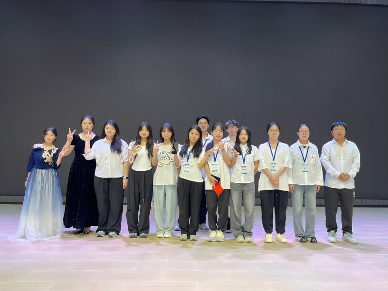 工作人员合照(1).jpg